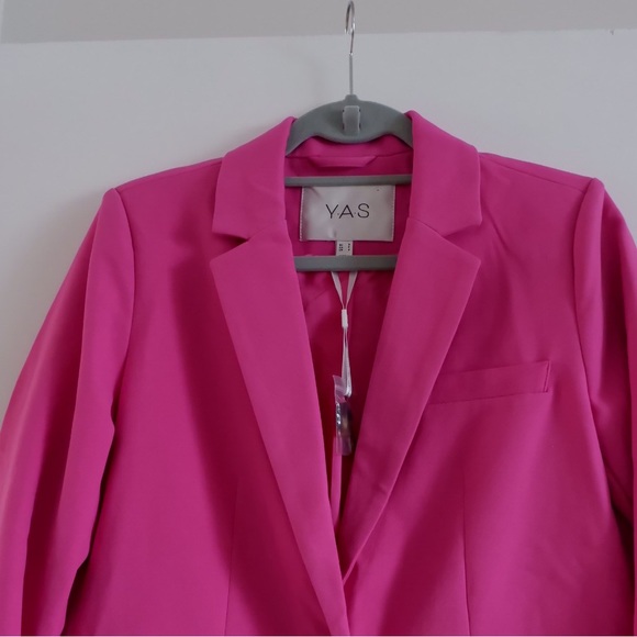 SOLD- Y.A.S. Apple Blazer - Picture 3 of 8